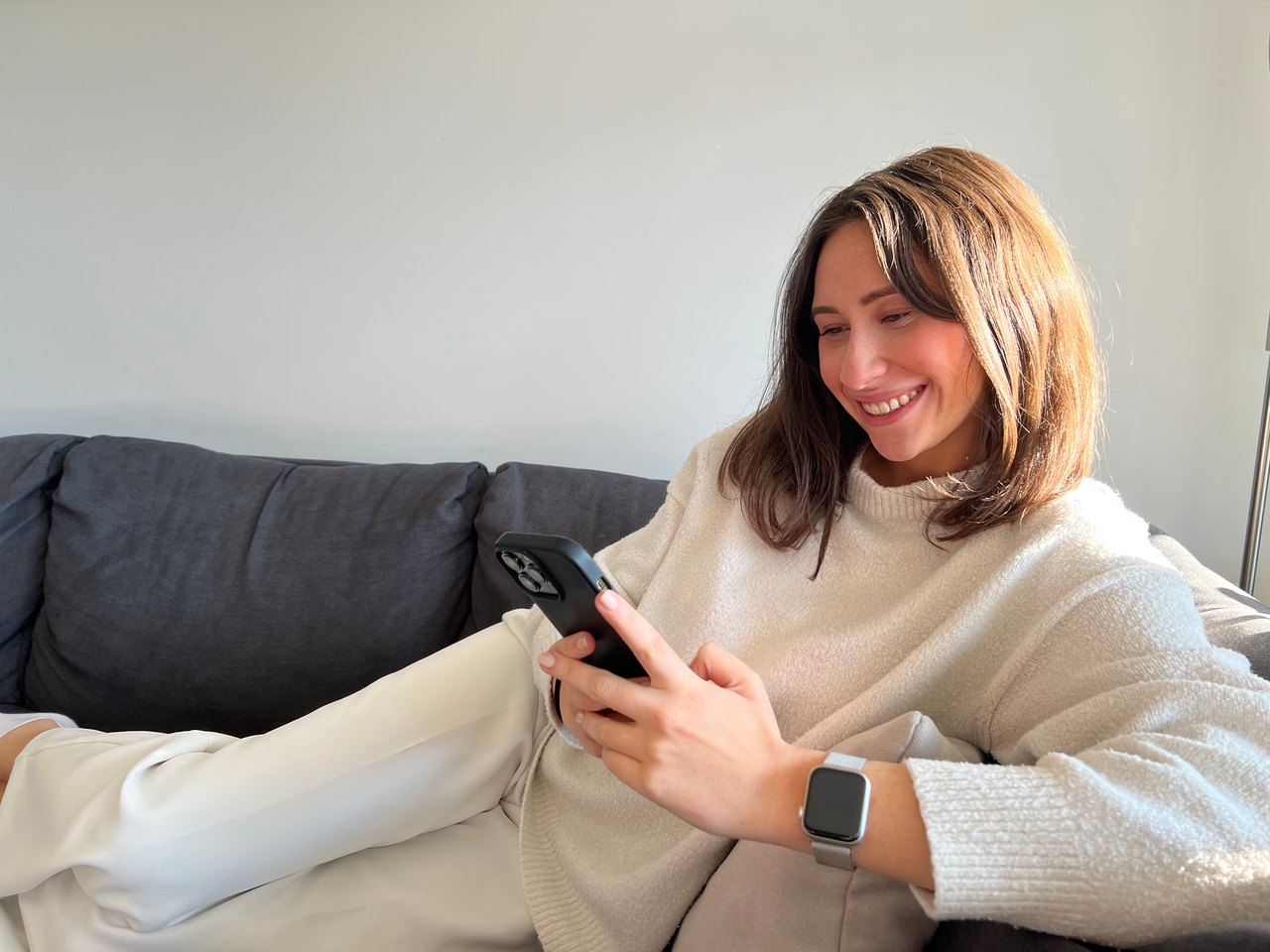 Frau am Handy