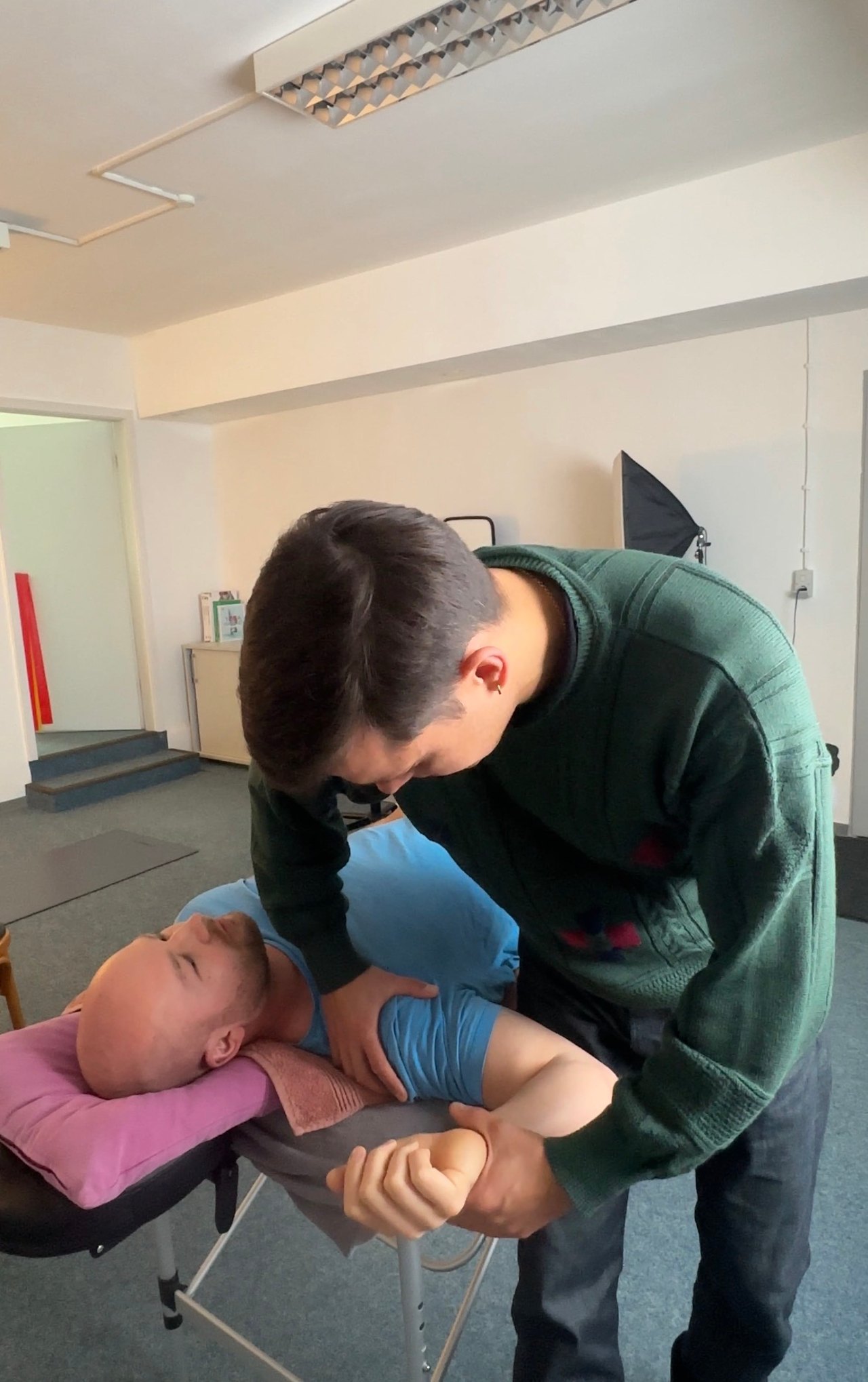 Über 400 Schultern untersucht und behandelt