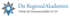 Logo mit blauem Ortsmarkensymbol vor einem grauen Stern und dem Text „Die RegionalAkademien Partner der Genossenschaften vor Ort“.
