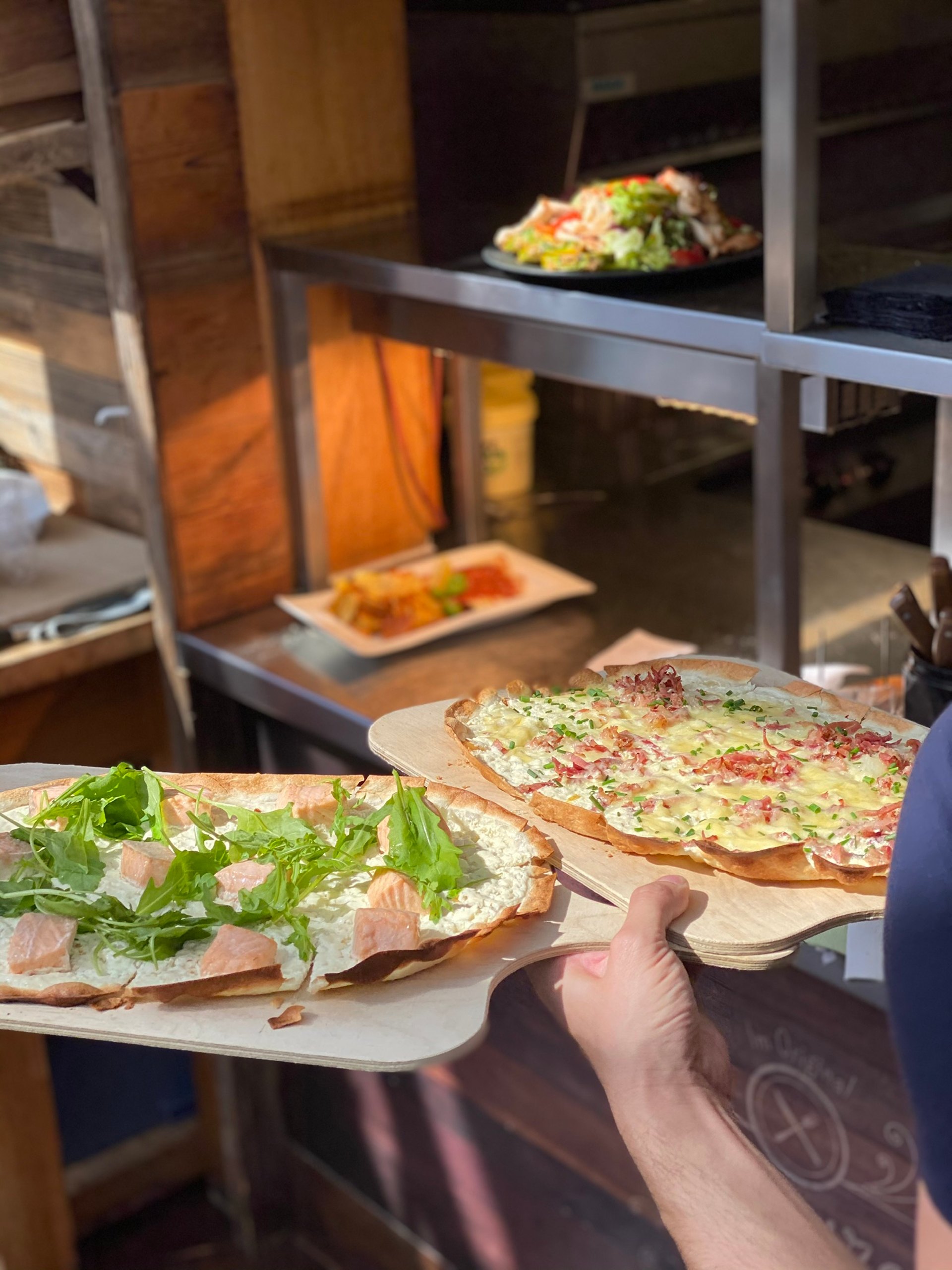 Frisch gebackener Flammkuchen