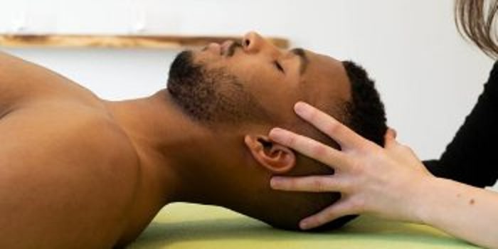 Atemphysiotherapie bei Mukoviszidose zur Sekretmobilisation und Ventilationsverbesserung