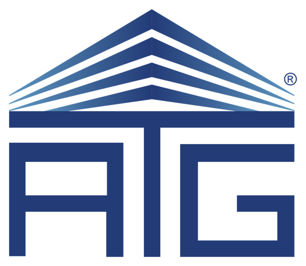 Blaues ATG-Logo mit stilisiertem Dachmotiv über den Buchstaben.