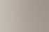 Modernes Paar in minimalistischer Sommerkleidung – weiße Leichtigkeit trifft auf tätowierte Coolness.