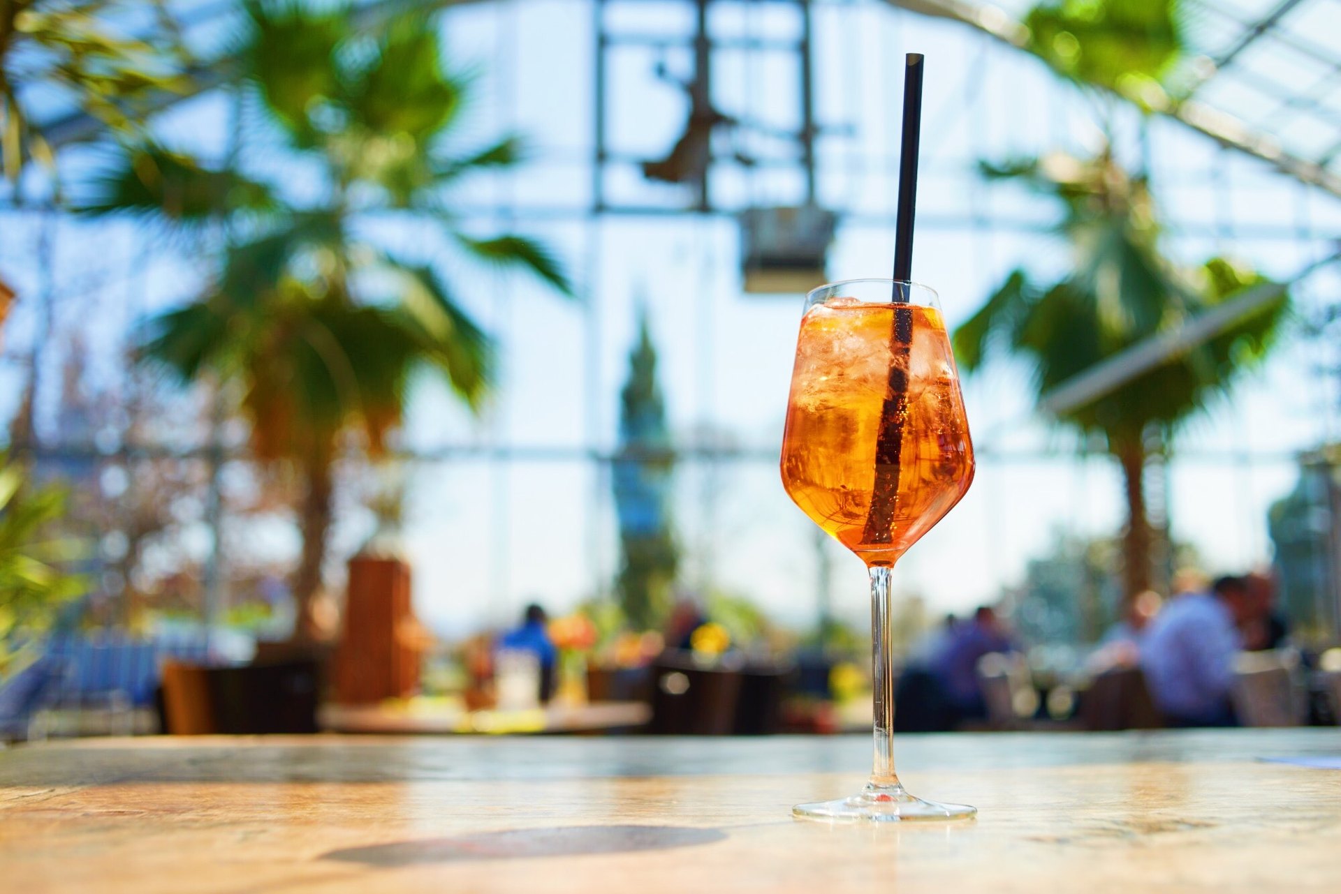 Aperol Spritz unter Palmen