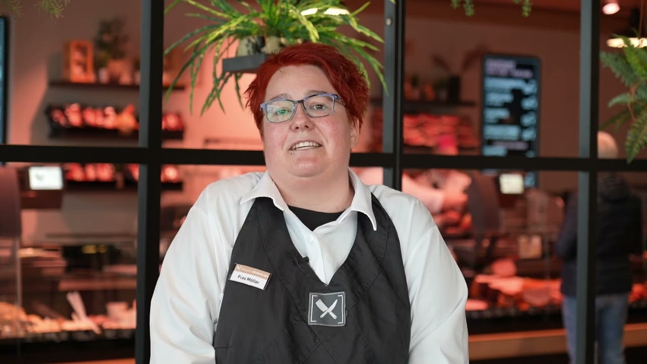 Jennifer, Verkäuferin bei der Metzgerei Böhmfelder