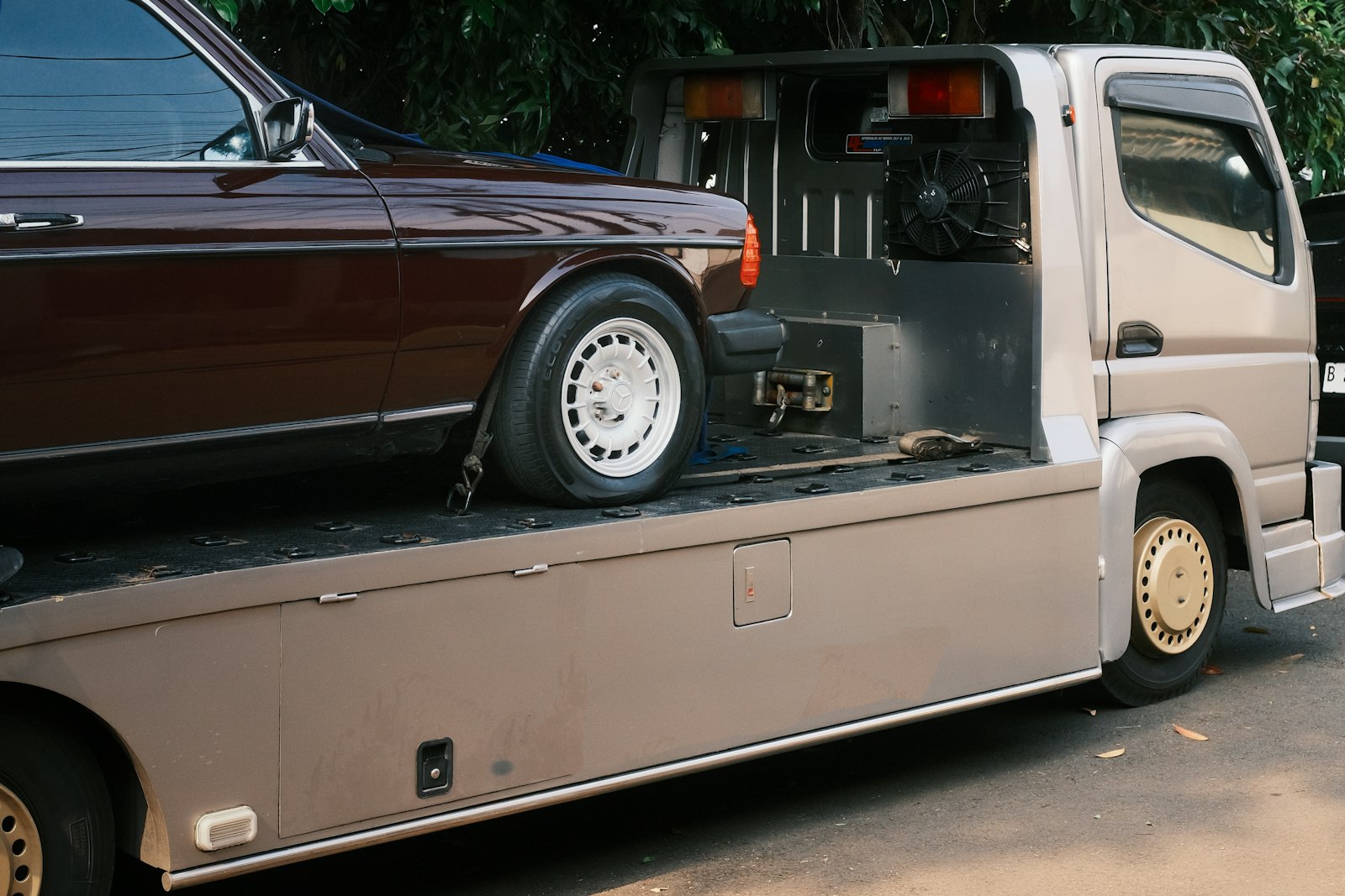 Towing an AWD Car in DeLand: Why the Drivetrain Picks the Truck