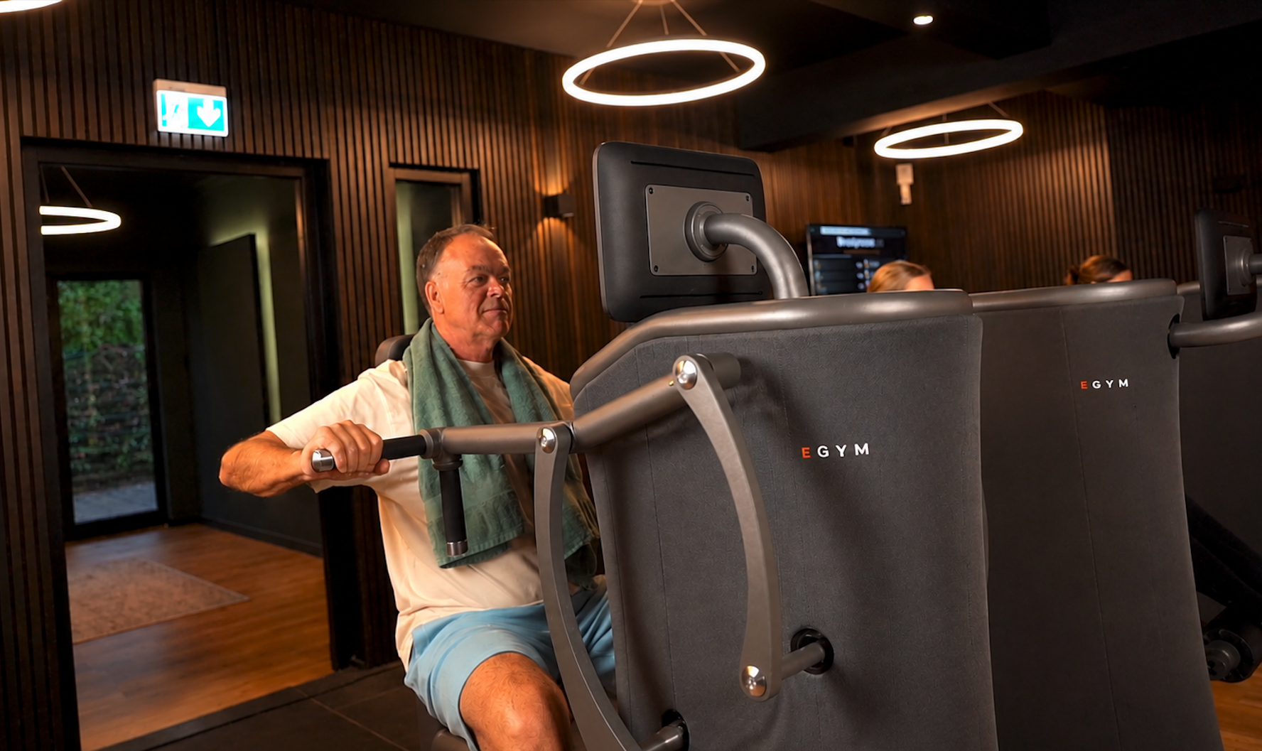 EGYM Brustpresse im Kraftbereich Erftstadt