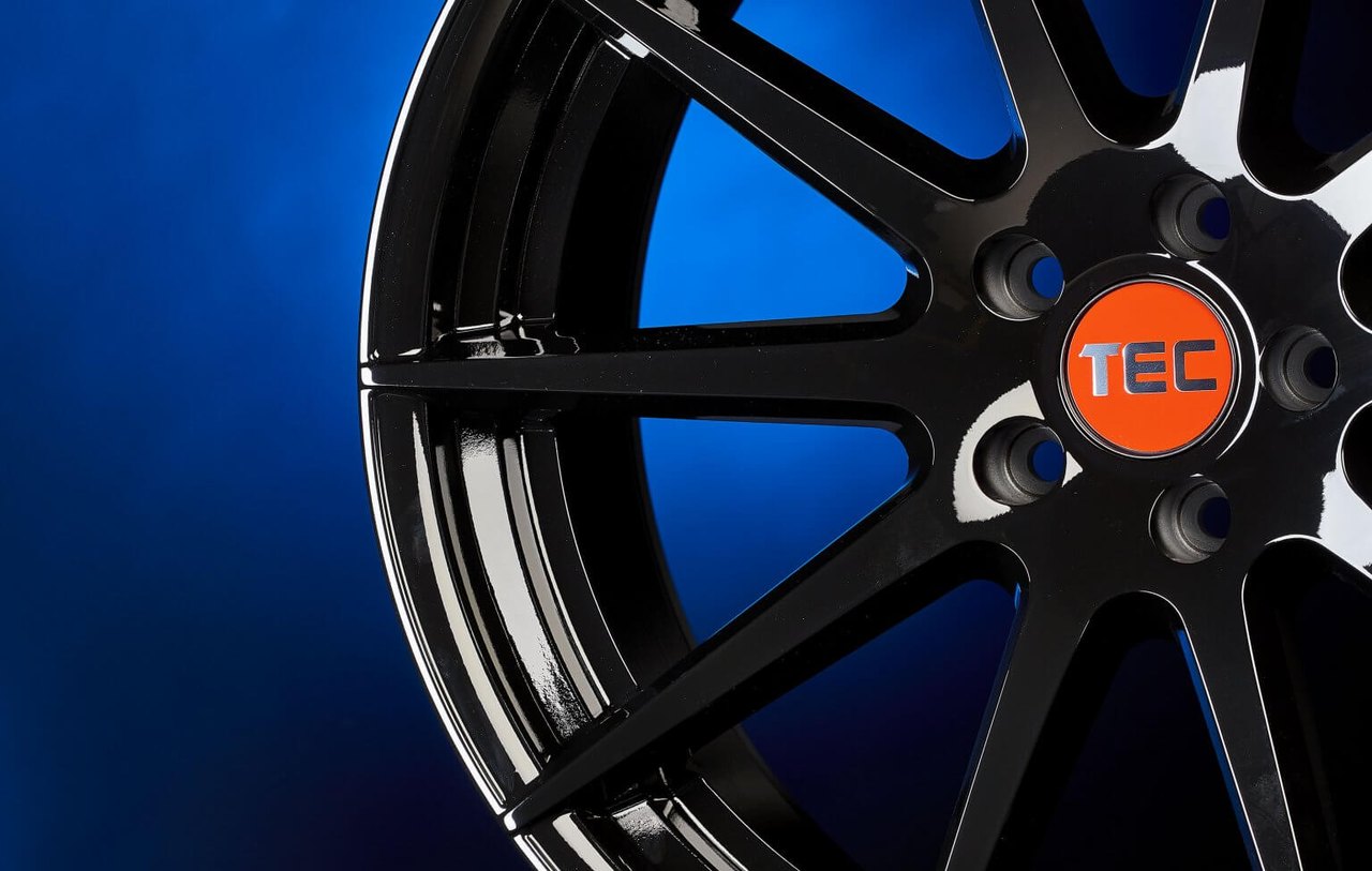 Moderne konkave TEC Speedwheels Alufelge in Trendfarbe
