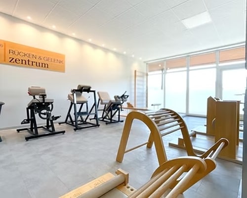 Rücken- und Gelenk-Zentrum mit FIVE-Geräten bei Balance Sports