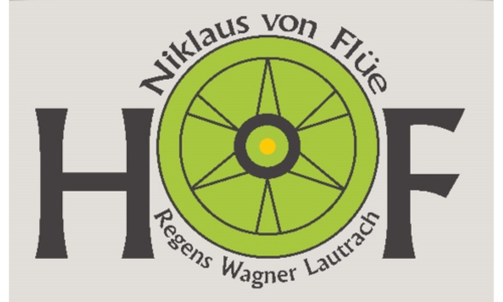 Das Logo zeigt den Namen „HOF“ in großen dunklen Buchstaben mit einem grünen Rad zwischen „H“ und „F“.