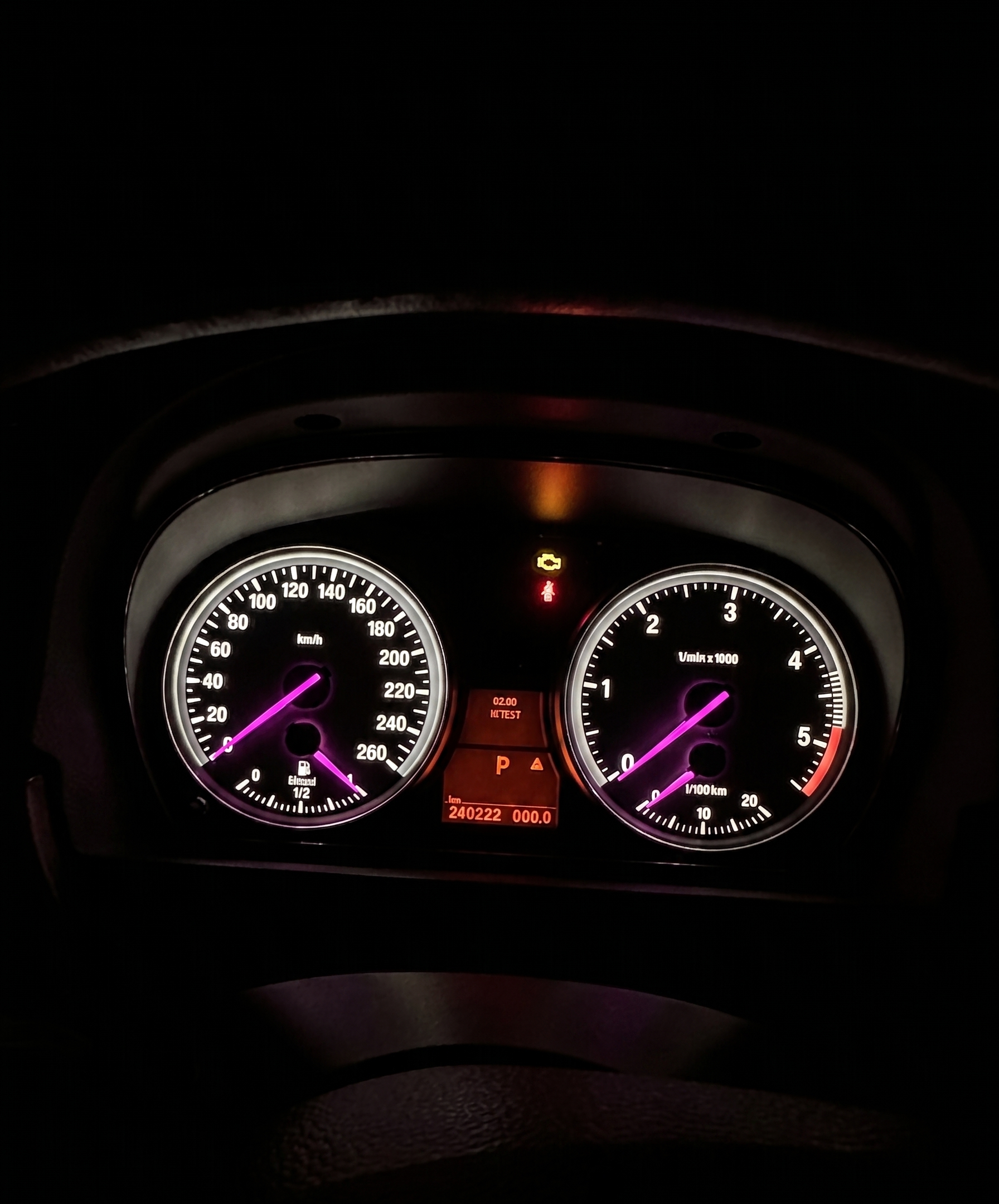 BMW E90 Magenta Nadeln Ohne Display