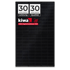 Schwarzes Solarmodul mit "30 Jahre Garantie Leistung" und "30 Jahre Garantie Qualität" Logos, "kiwa" und "KIWA Hagelschutzklasse: HWS".