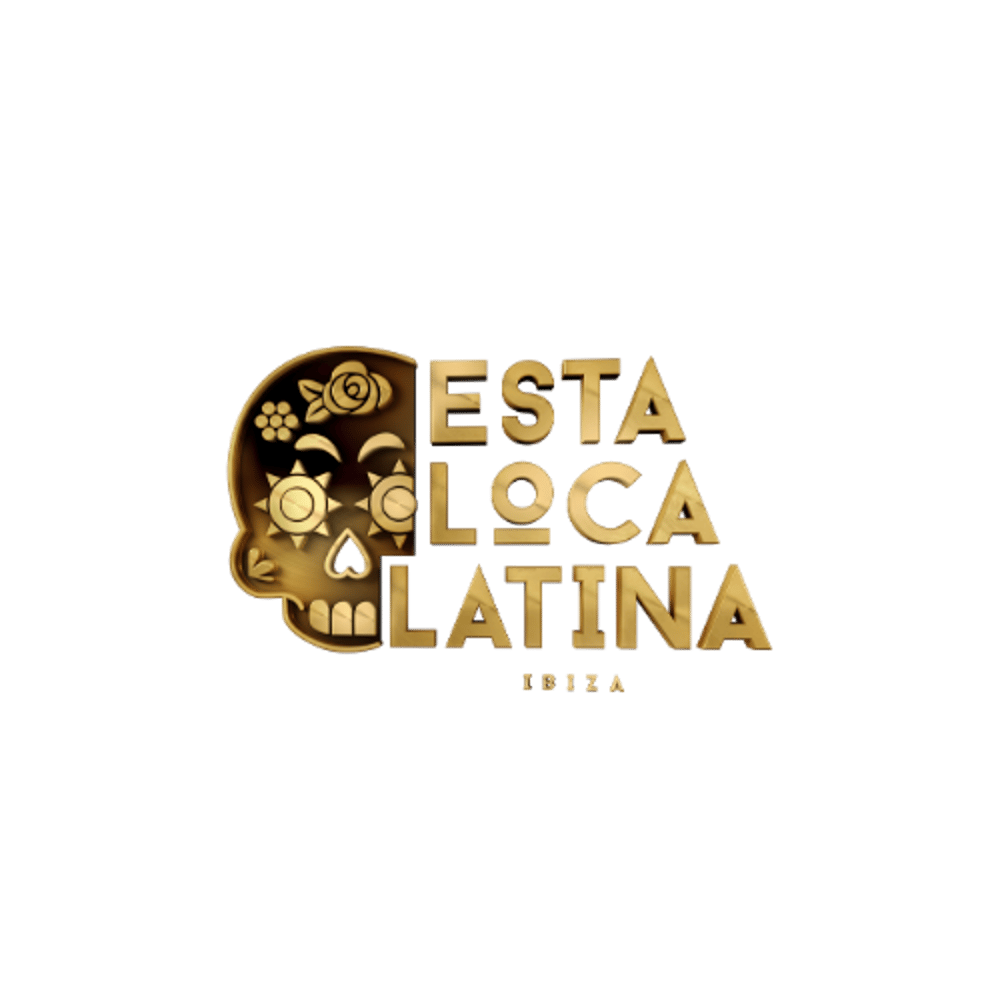 Goldener Totenkopf mit Blumen und Text "ESTA LOCA LATINA IBIZA" auf dunklem Hintergrund.