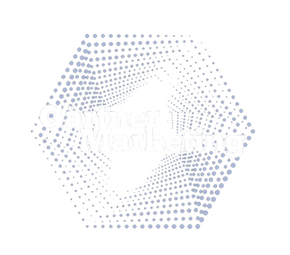 Weißer Text "Gärtner Marketing" auf dunkelgrünem Hexagon mit hellgrauen Punkten.