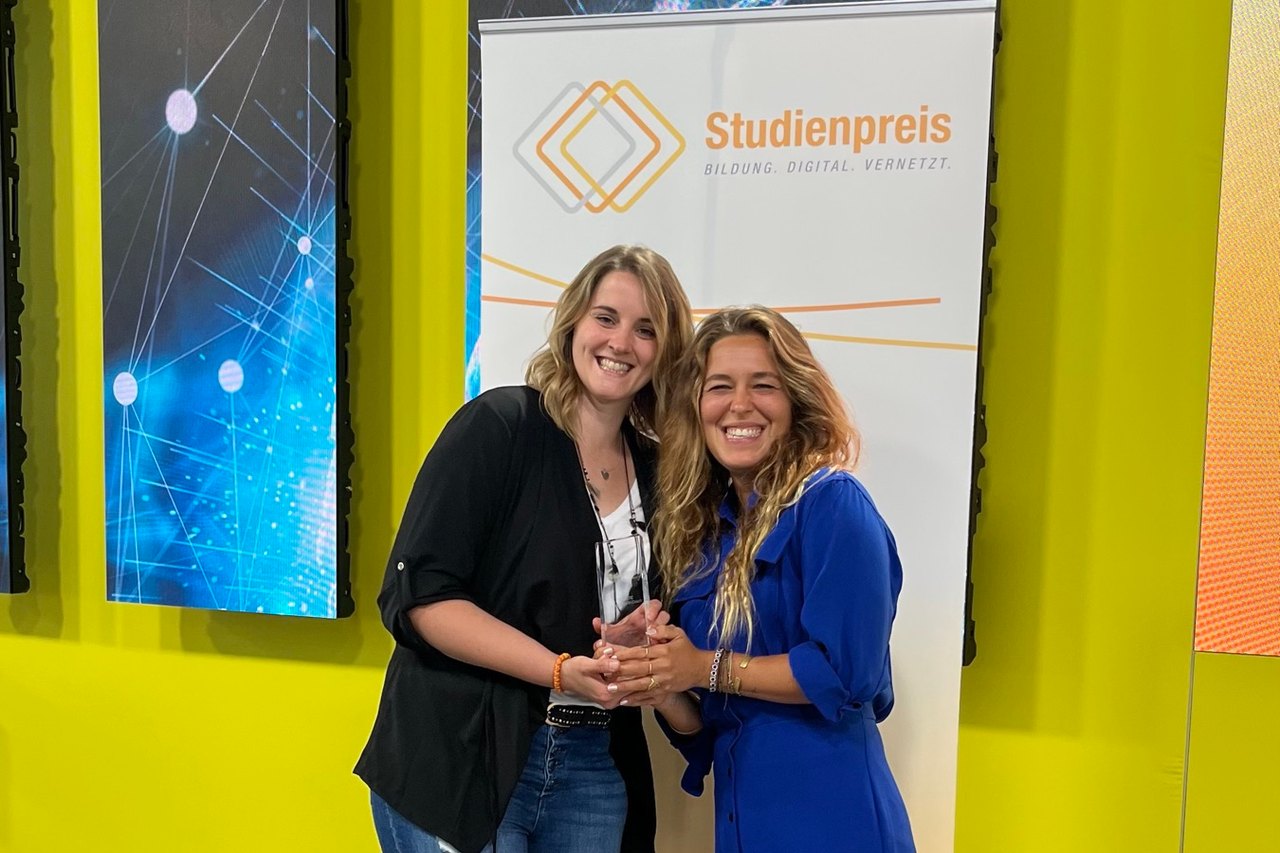 Frances Elisa Weber und Petra Kuhn beim Studienpreis 2024