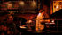 Mi Kyoung Kwak am Flügel bei einem Auftritt in einem Jazzclub, im Vordergrund ein Gitarrist