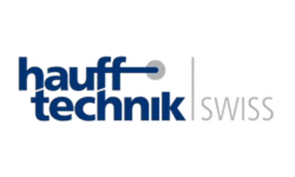 Hauff-Technik Swiss Logo mit blauem "Hauff-Technik" und grauem "Swiss" getrennt durch einen vertikalen Strich.
