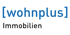 Das Logo zeigt den Text "[wohnplus]" in blauer Schrift und darunter "Immobilien" in schwarzer Schrift.