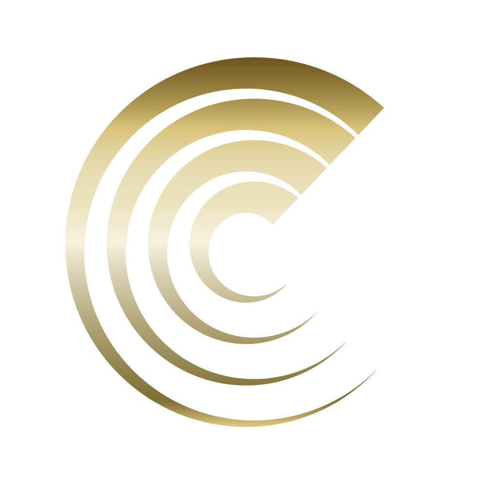 Goldenes C-förmiges Logo mit mehreren konzentrischen Bögen, die nach rechts offen sind.