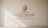 Goldenes Crestscale Business Club Logo mit Löwenkopf und Slogan Partnerschaft Vertrauen Erfolg an einer hellen Wand.