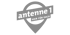 Graues Antenne 1 Logo mit dem Slogan Hier für euch in einem Standort-Pin auf schwarzem Hintergrund.