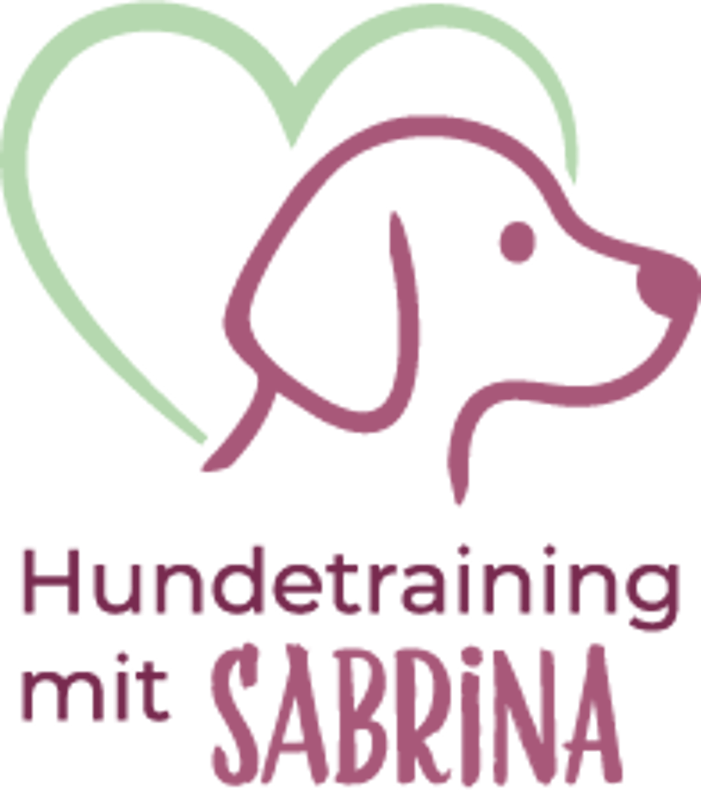 Logo von Hundetraining mit Sabrina mit einem Hundekopf-Umriss vor einem grünen Herz auf schwarzem Grund.