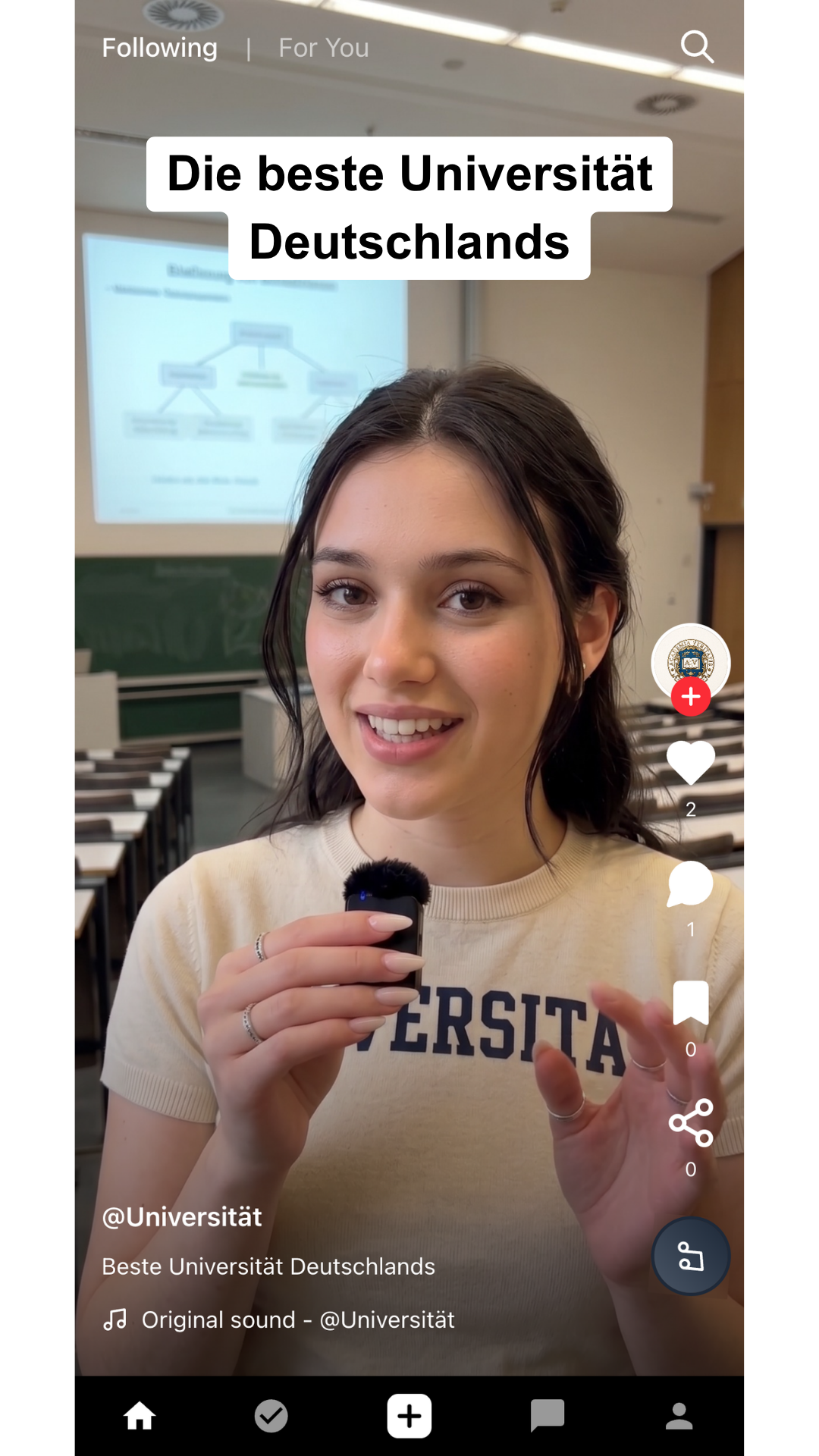 Nachgestelltes Video auf einem Hochschulkanal, aufgenommen in einem Hörsaal, mit sehr wenigen Reaktionen