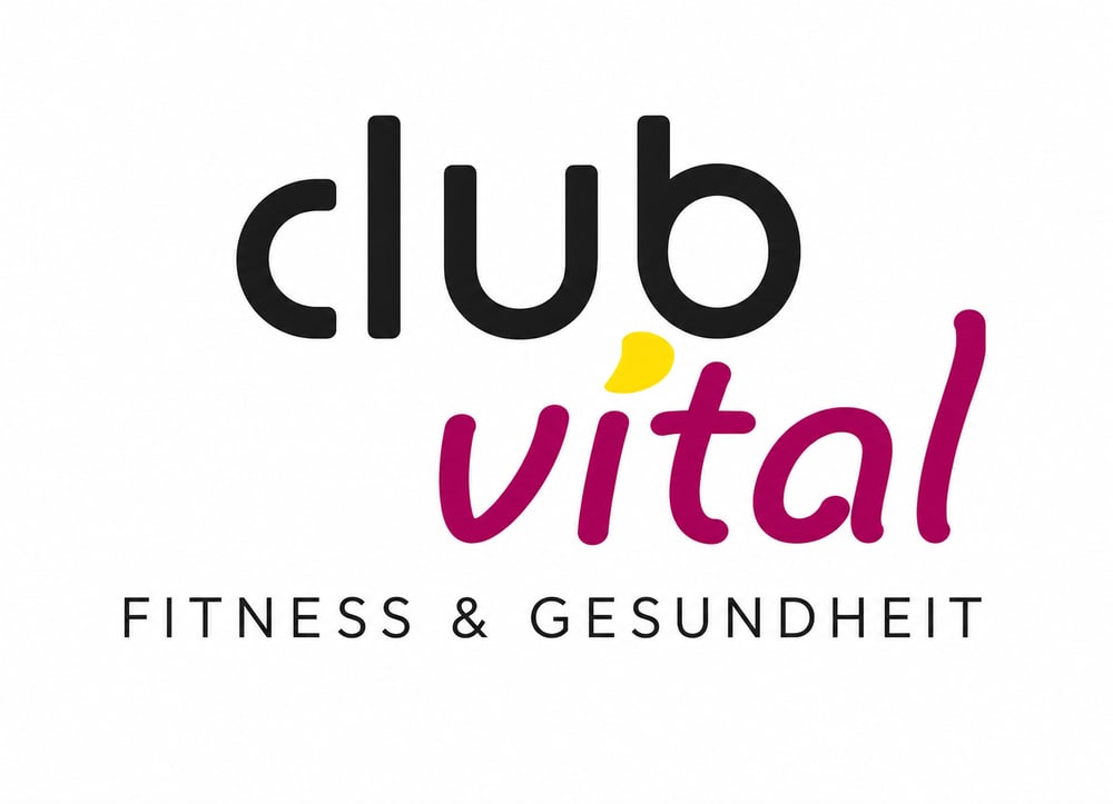Club Vital Logo: Schwarzer Text "club", Magenta-Text "vital" mit gelbem Punkt, darunter "FITNESS & GESUNDHEIT".