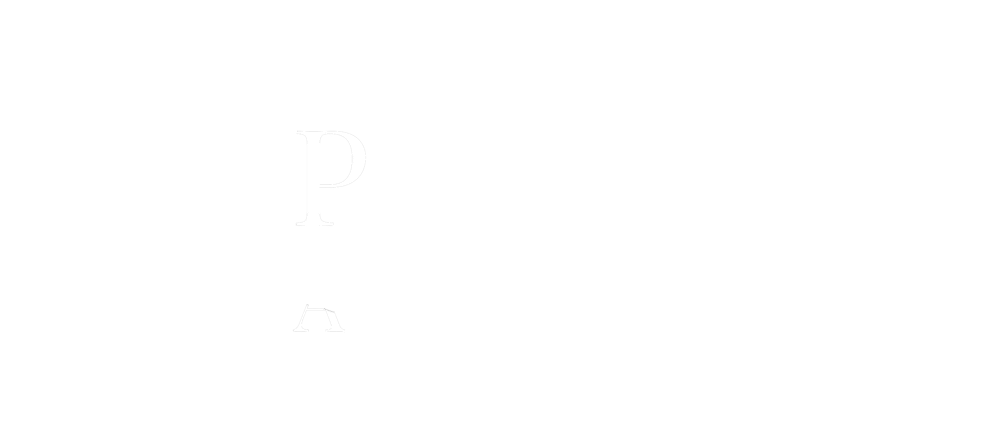 Weißes Herz mit Wassertropfen und Text "Pool Amour Aus Liebe zum Pool" auf grünem Hintergrund.