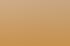 Frau sitzt auf Holzboden, umgeben von Matroschka-Puppen, und hält eine große Puppe in den Händen.