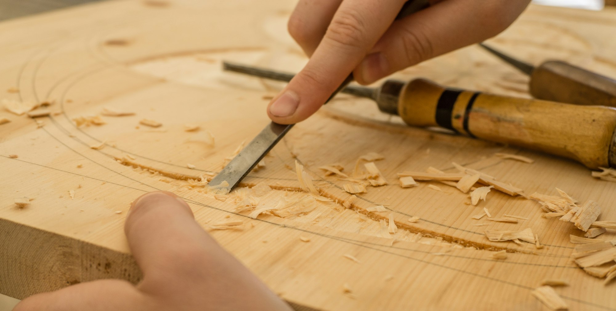 Travail du bois à la main, souci du détail