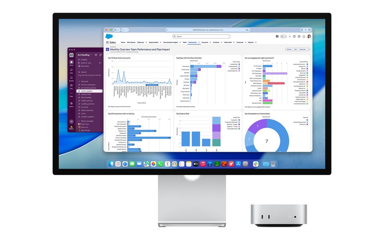 Apple Studio Display mit geöffneter Tabellenansicht, daneben ein Mac mini, vor weißem Hintergrund