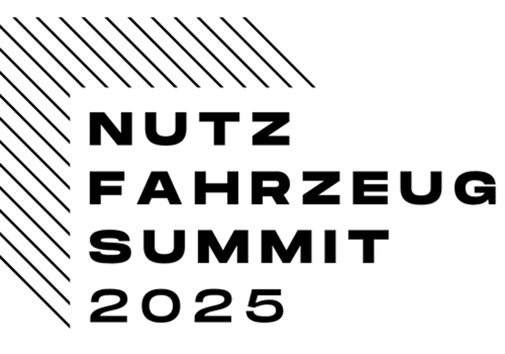 Schwarz-weißes Logo auf dunkelgrünem Hintergrund: "NUTZ FAHRZEUG SUMMIT 2025" mit diagonalen Linien.