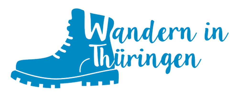 Ein blauer Wanderstiefel mit dem Text "Wandern in Thüringen" auf dunklem Hintergrund.
