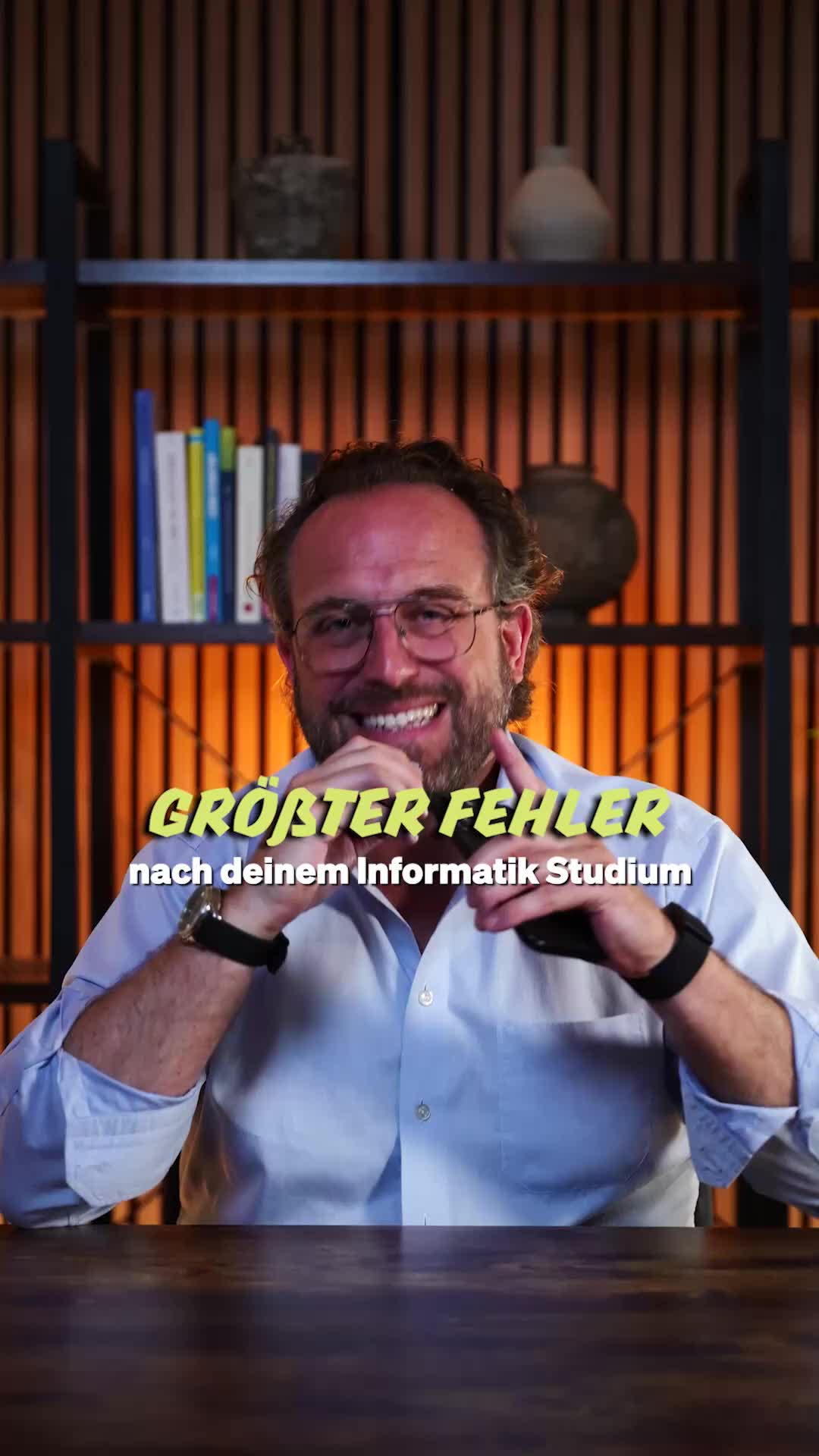 Video erklärt, warum ein Informatik-Bachelor allein oft nicht für die Teamleitung reicht, und stellt den berufsbegleitenden Master Informatik und IT-Management vor.