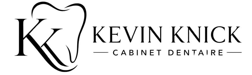 Logo von Cabinet Dentaire Kevin Knick mit stilisiertem Doppel-K Monogramm in Dunkelblau auf weißem Grund.