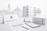Immobilienmakler-Schreibtisch mit Exposé, Tablet und Aktenordnern vor einem modernen Wohnhaus und Stadtpanorama.