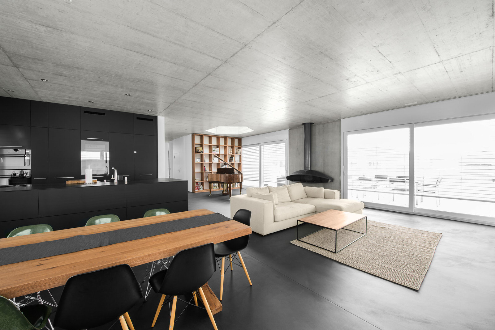 Böden und Wände in modernem Neubau