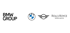 Blaues BMW Logo auf schwarzem Hintergrund.