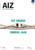 Cover des AIZ Immobilienmagazins mit Stromkabeln und dem Titel „Mit Energie durchs Jahr“.