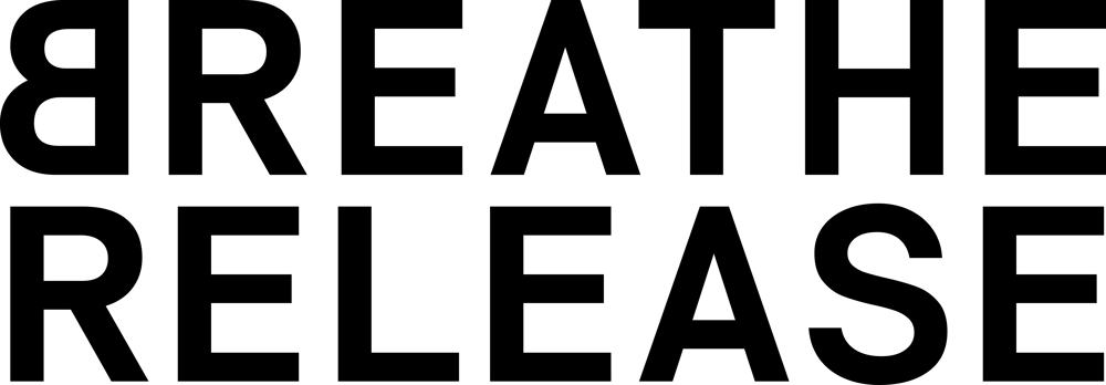 Der schwarze Text "BREATHE RELEASE" steht auf einem dunkelgrünen Hintergrund.
