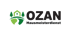 Logo Ozan Hausmeisterdienst mit hellgrünem Haus und zwei Bäumen auf dunkelgrünem Hügel, daneben schwarzer Text.