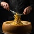 Pasta aus dem Parmesanleib