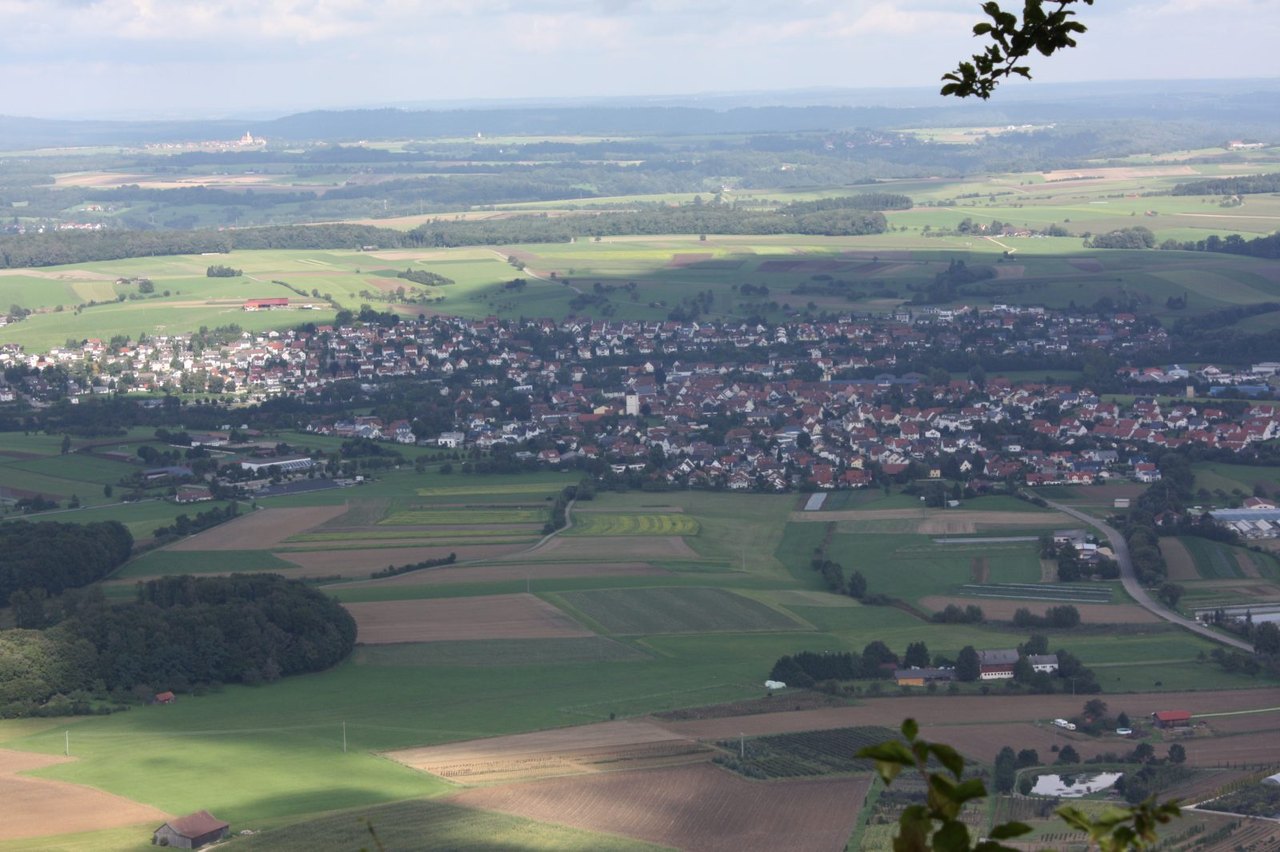 Blick vom Rosenstein auf Mögglingen im Remstal