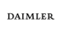 Schwarzer "DAIMLER"-Schriftzug auf weißem Hintergrund, umrahmt von einer doppelten grünen Linie.