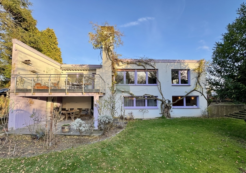 Bungalow mit großem Grundstück