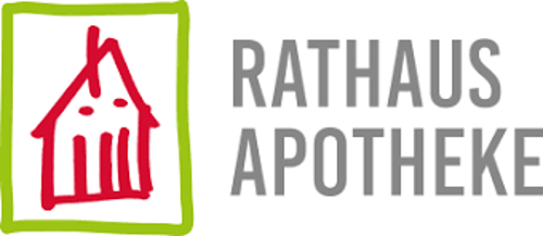 Rathaus Apotheke Logo: Rotes stilisiertes Haus in grünem Rahmen mit Text RATHAUS APOTHEKE daneben.