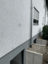 Verschmutze Fassade vor Fassadenreinigung der Gebäudereinigung W&B