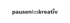 Pausenloskreativ-Logo in Weiß und Grau auf dunkelgrünem Hintergrund.