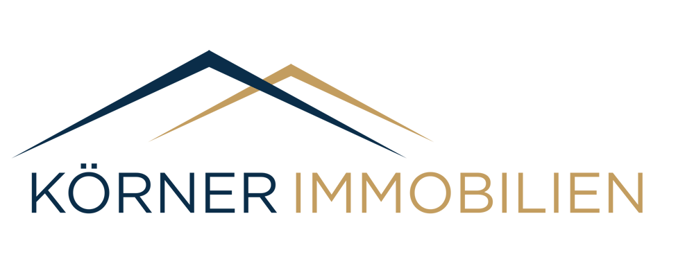 Logo "Körner Immobilien" mit stilisiertem blauen und goldenen Dach auf grünem Hintergrund.